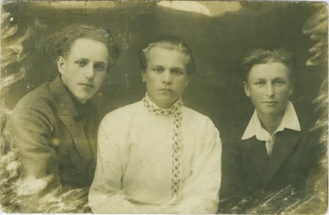 Барыс Мікуліч, Васіль Вітка, Яўхім Кохан. Слуцк, 1929 г.﻿