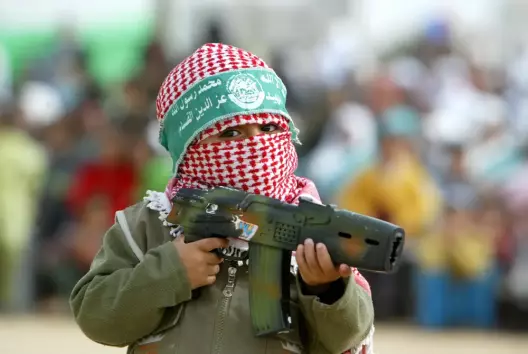Палестынскі хлопчык у дзіцячым лягеры тэрарыстаў ХАМАС