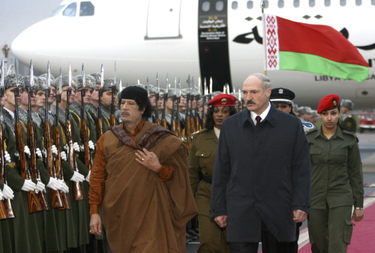 Кадафі ў Менску з мясцовым дыктатарам