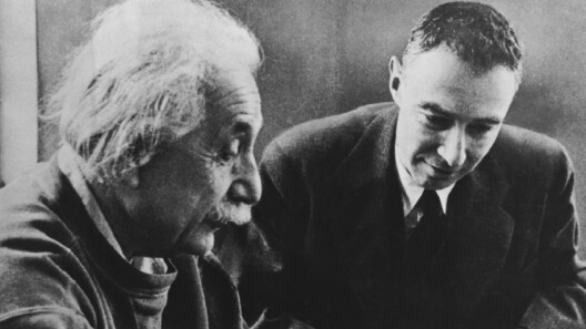 Эйнштэйн і Опэнгеймэр
