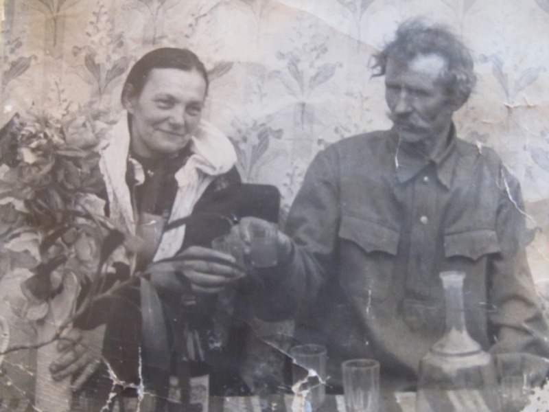 Уладзімір Залецкі з жонкай Марыяй Залецкай-Краўчанкай. Менск, 1965