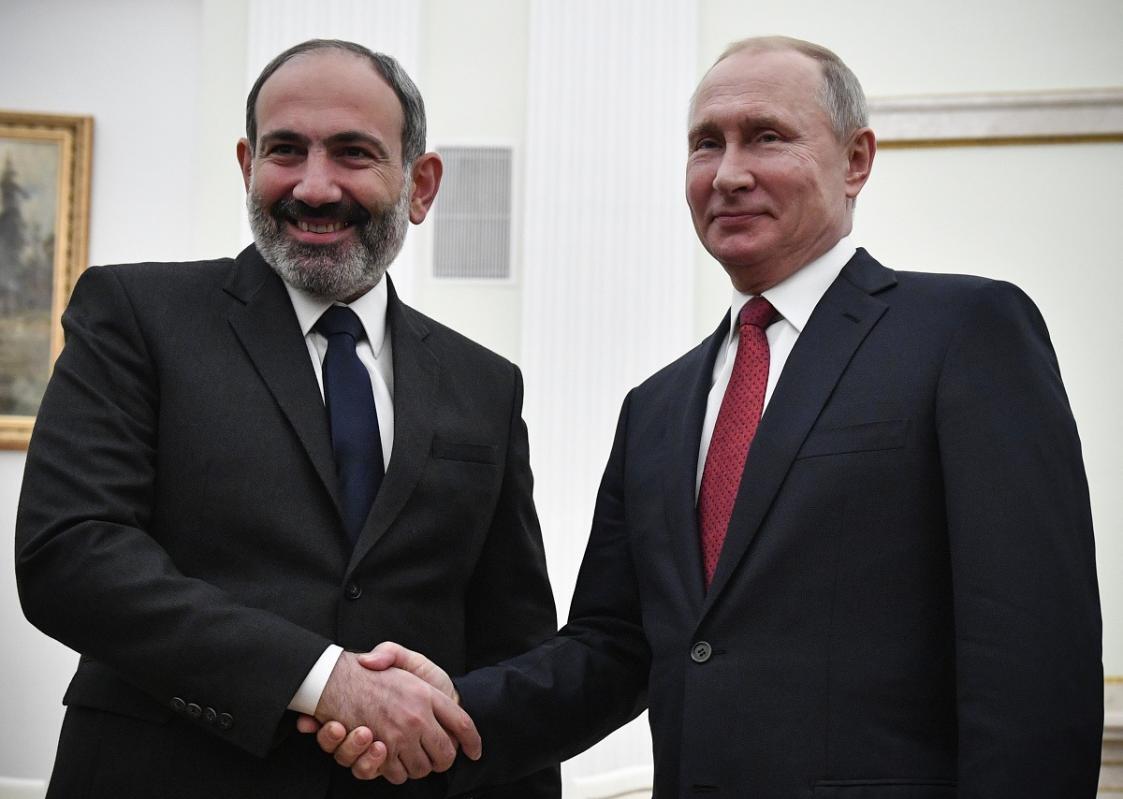 Нікол Пашынян і Уладзімір Пуцін / Reuters﻿