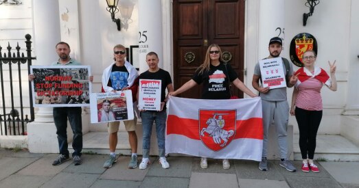 Беларусы Лондана правялі чарговую акцыю каля нарвежскай амбасады (фота)