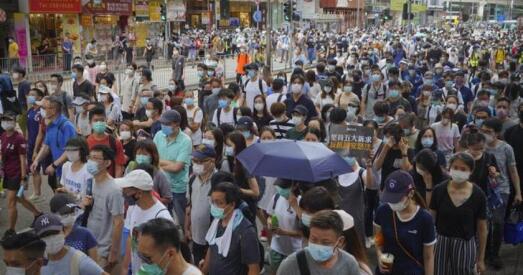 ﻿Паліцыя ў Ганконгу разагнала пратэсты пасля ўступлення ў сілу спрэчнага закона
