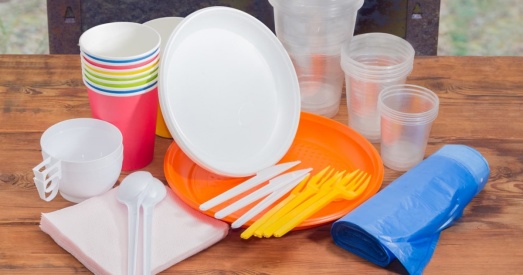 Праз тры гады ў агулхарчы не будзе пластыкавага посуду