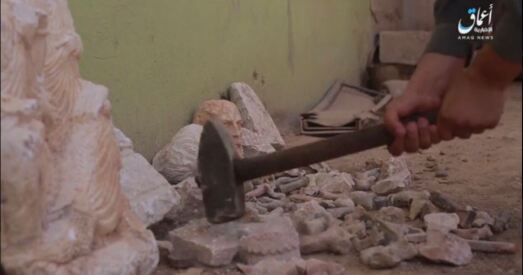 Баевікі ІД знішчылі старажытныя статуі ў Сірыі
