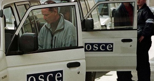 Захопленыя у Славянску назіральнікі АБСЕ эвакуяваныя з зоны баявых дзеянняў
