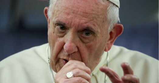 Папа Рымскі параўнаў фэйкавыя навіны са змеем-спакуснікам