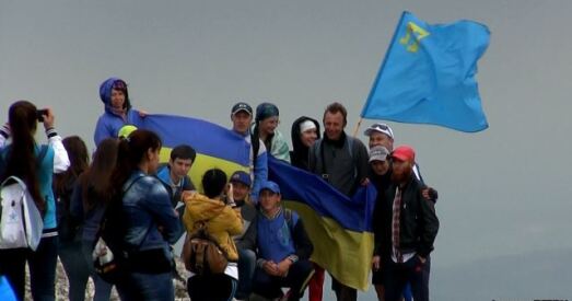 Тры тысячы крымскіх татараў падняліся на гару Чатыр-Даг у памяць ахвяраў дэпартацыі