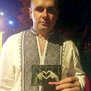 Украінскі рэжысёр Алег Сянцоў падпісаў паштоўку для палітвязня Дзяніса Івашына