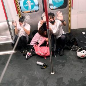У Ганконгу з-за пратэстаў спынілі цягнікі ў аэрапорт