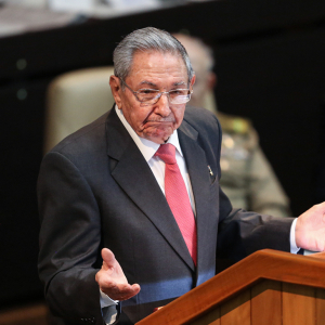 Рауль Кастра заявіў, што пакідае пасаду кіраўніка кампартыі