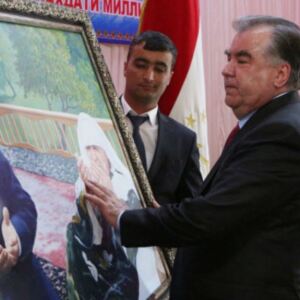 У Таджыкістане — прэзідэнцкія выбары. Рахмон абіраецца пяты раз