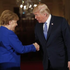 CNN даведаўся аб просьбе Трампа да Меркель даць савет па працы з Пуціным