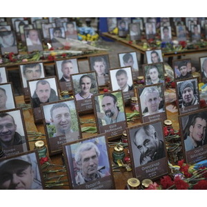 Другая гадавіна расстрэлаў на Майдане: украінцы ўшаноўваюць Герояў Нябеснай Сотні
