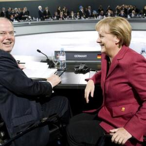 Германія. Пеер Штайнбрук перамог Ангелу Меркель