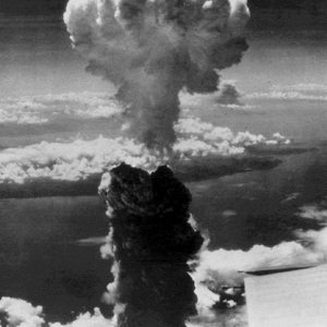 70 год таму па-над Хірасімай адбыўся ядзерны выбух (фота)