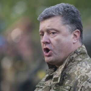 Парашэнка дазволіў допуск ва Украіну замежных ваенных