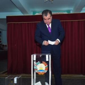 У Таджыкістане адбыўся рэферэндум, які дазволіў прэзідэнту Рахмону абірацца без абмежаванняў 