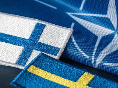 Чаму Фінляндыя і Швецыя вырашылі ўступіць у NATO і што ад гэтага зменіцца?