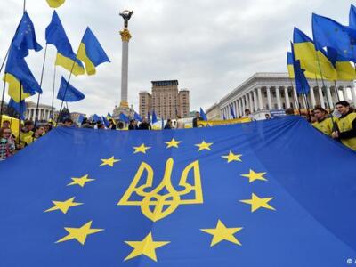 У Еўракамісіі расказалі, пры якіх умовах могуць адклікаць ва Украіны статус кандыдата ў члены ЕС