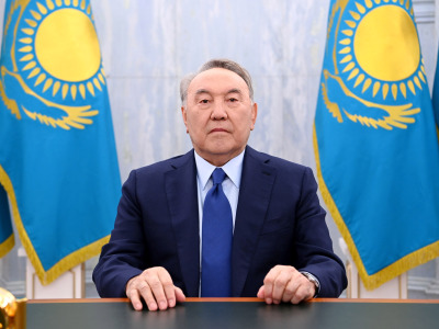 Назарбаеў звярнуўся да народа Казахстана: Я на пенсіі і нікуды не з'язджаў 