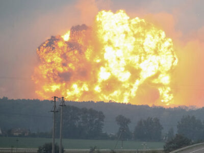  Пажар і выбухі на буйным складзе боепрыпасаў ва Украіне прызналі дыверсіяй 