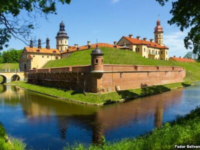 Экскурсавод у Нясвіжскім палацы назвала беларускую мову сялянскай