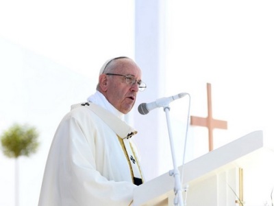 Папа Рымскі заклікаў моладзь пазбавіцца ад залежнасці ад мабільных тэлефонаў