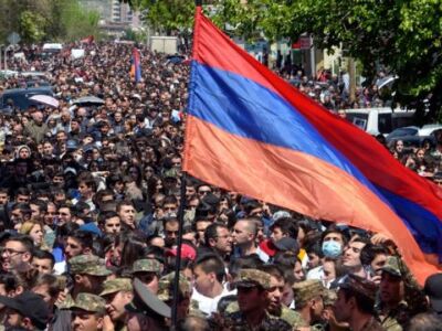 Апазіцыя Арменіі 7 сакавіка плануе абмеркаваць з прэзідэнтам адстаўку кіраўніка Генштаба