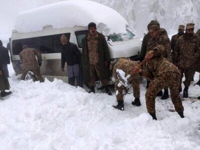 Пакістан: больш за 20 чалавек загінулі ў аўтамабільным корку пад снегам