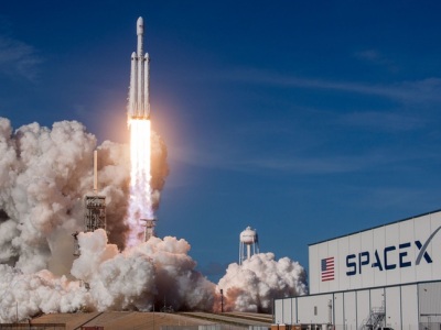 SpaceX падала пазоў да ўраду ЗША