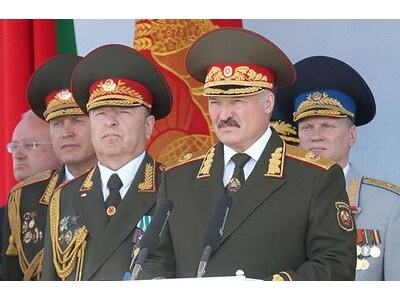 Лукашэнка мае намер скасаваць ў Беларусі ваенныя суды