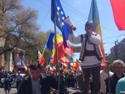 У Кішынёве тысячы людзей удзельнічаюць у пратэстнай акцыі 