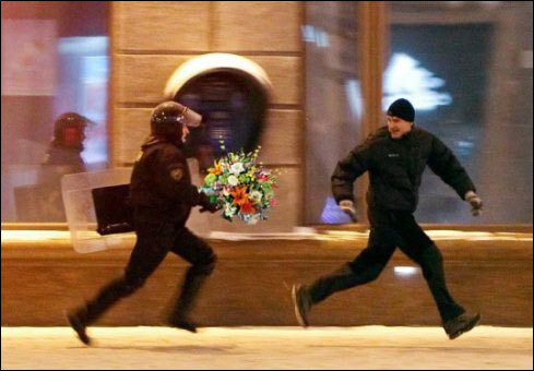 Знакамітае фота Reuters з Плошчы-2010 стала мемам Знакамітае фота Reuters з Плошчы-2010 стала мемам