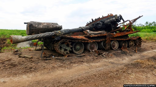 Падбіты расійскі танк у Запарожскай вобласці, ліпень 2023 года