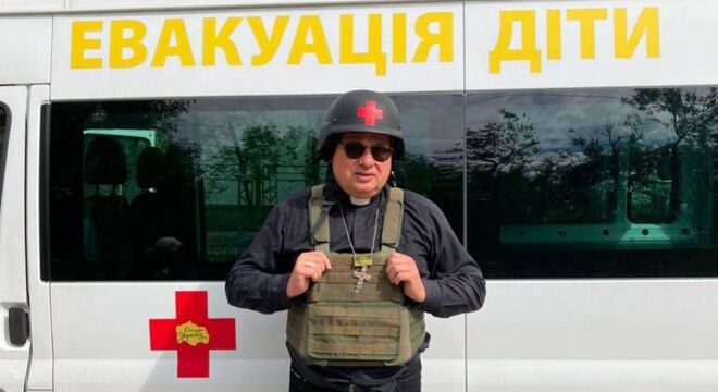 Ва Украіне пад абстрэл трапіў пасланнік Папы Рымскага Конрад Краеўскі «Упершыню ў жыцці я не ведаў, куды бегчы...» Ва Украіне пад абстрэл трапіў пасланнік Папы Рымскага