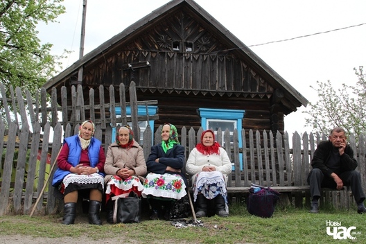 Жыхаркі в. Данілевічы Лельчыцкага р-ну ў святочных строях на Вялікдзень, 2016 г. Жыхаркі в. Данілевічы Лельчыцкага р-ну ў святочных строях на Вялікдзень, 2016 г.
