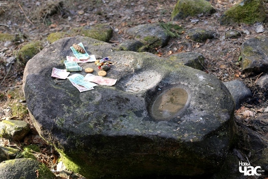 Святы камень у в. Крамянец Лагойскага р-на., 2015 г. Святы камень у в. Крамянец Лагойскага р-на., 2015 г.