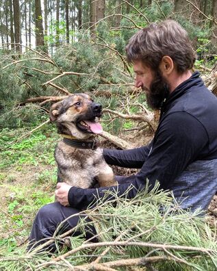 2/4 100568722_4182650278441629_847851953256923136_o_logo.jpg