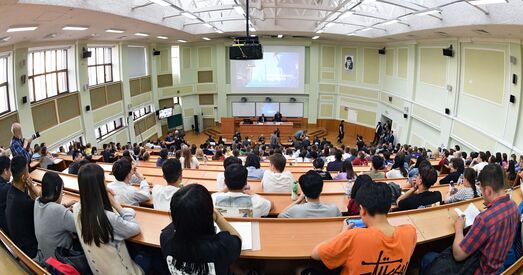 Студэнты-платнікі абураюцца размеркаванню