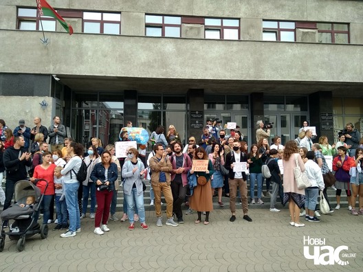 6/17 118296596_756747891553703_7778524899780055652_n_logo.jpg