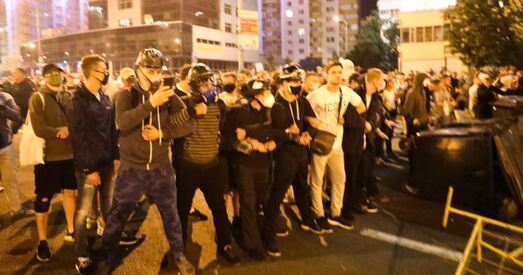 «Подласць рэжыму бязмежная». Пачалі судзіць затрыманых у першыя дні пратэстаў