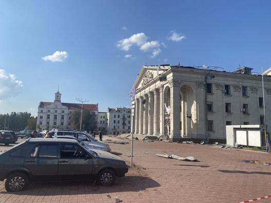 Будынак чарнігаўскага драмтэатра пасля расійскай атакі. 19 жніўня там праходзіла выстава вытворцаў дронаў. Фота unian.net Будынак чарнігаўскага драмтэатра пасля расійскай атакі. 19 жніўня там праходзіла выстава вытворцаў дронаў. Фота unian.net