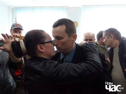 4/4 18109725_1015343841929597_606295510_n_logo.jpg