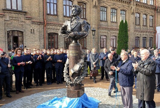 Адкрыццё другога бюсту А.Пушкіну ў Брэсце. Фота: facebook.com/RusConsBrest﻿