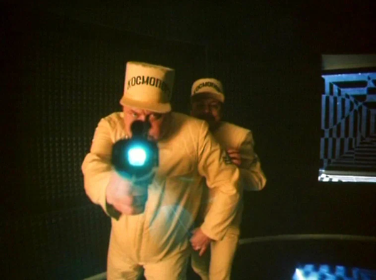 Кадр з кінафільма "Госця з будучыні". Ці не на гэты лазер спадзяецца Лукашэнка? Кадр з кінафільма "Госця з будучыні". Ці не на гэты лазер спадзяецца Лукашэнка?