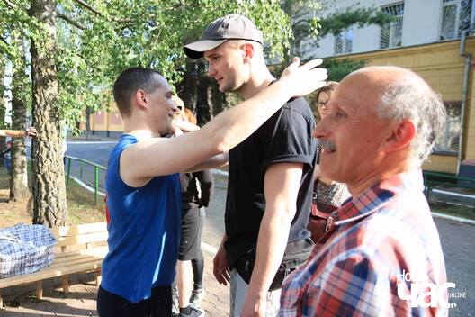 4/8 19437763_10213382195010801_8823408085012095093_n_logo.jpg