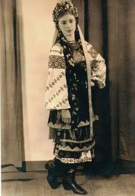 Вольга Качан, 1948 год. Вольга Качан, 1948 год.