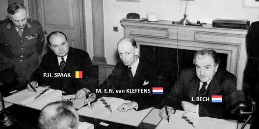 Падпісаньне гістарычнай дамовы 5 верасьня 1944 года Падпісаньне гістарычнай дамовы 5 верасьня 1944 года